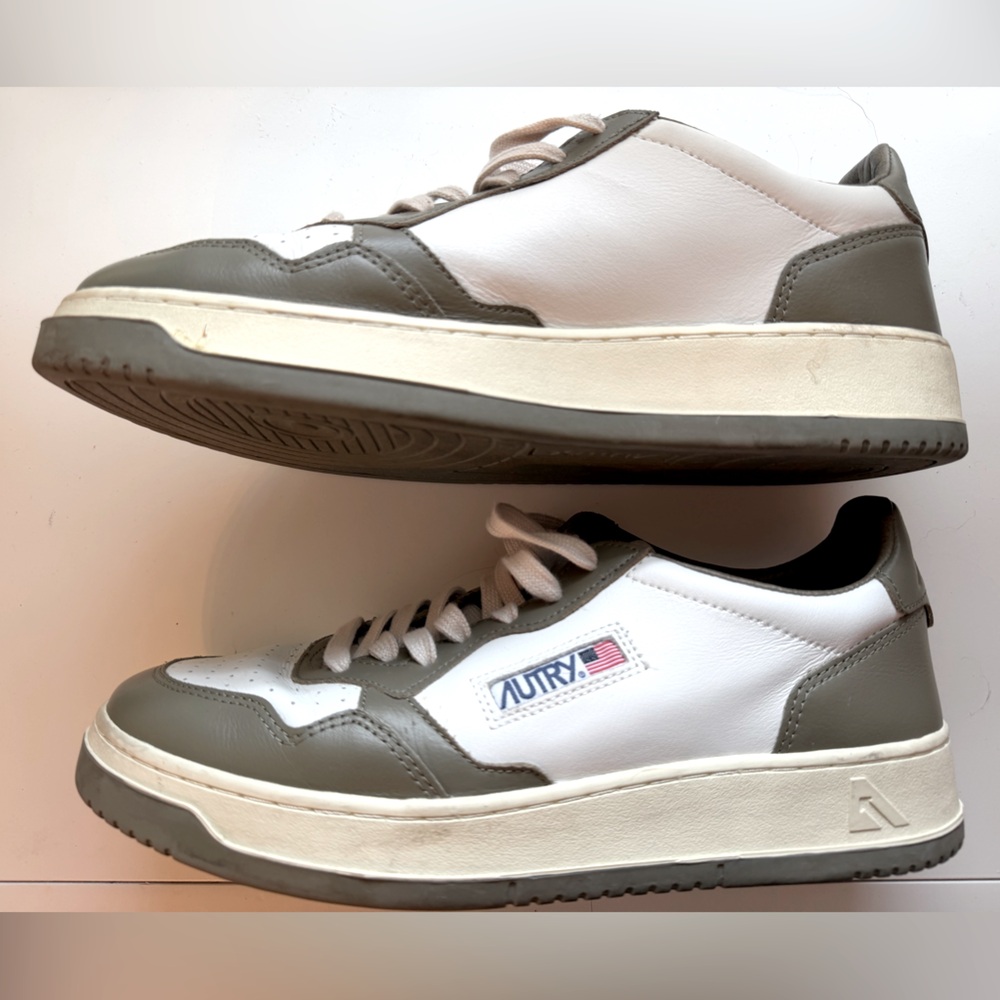 Autry Medalist Low Sneaker Men EU 43 US 10 White Olive Leather